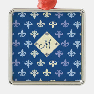 Adorno Metálico Fleur de Lis con cuadrado monograma
