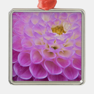 Adorno Metálico Flor de crisantemo decorando tumba en