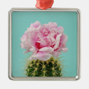 Adorno Metálico Floración rosada encima del cactus de punta