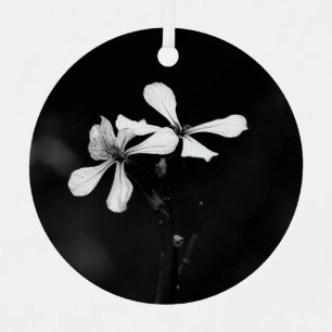 Adorno Metálico floral en blanco y negro minimalista