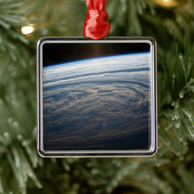 Adorno Metálico Formaciones Nubladas En El Océano Índico Meridiona (Árbol)