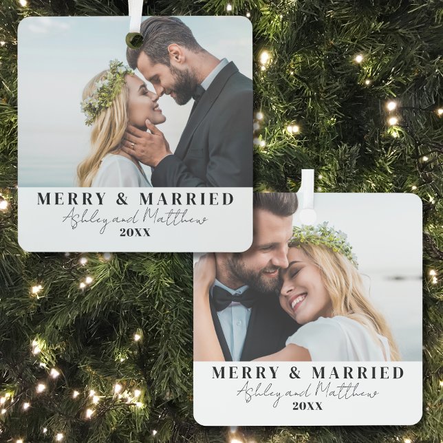 Adorno Metálico Foto De Navidades De Merry Y Married Newlyweds (Minimalist Merry And Married Photo Metal Ornament)