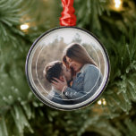 Adorno Metálico Foto personalizada personalizado Cita simple de am<br><div class="desc">Texto de amor romántico lindo escrito en un elegante y elegante tipo de letra. Con la opción de personalizar o personalizar con la foto de su elección. Un conservador único, cumpleaños, aniversario, regalo de El día de San Valentín, o Navidad de relleno. Fácil personalizable con una fotografía de su elección....</div>