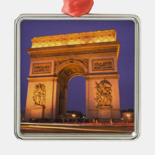 Adorno Metálico Francia, París, Arco de Triunfo al anochecer.