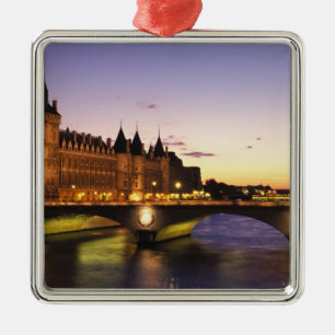 Adorno Metálico Francia, París, río Sena y Conciergerie en