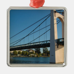 Adorno Metálico Francia, Ródano-Alpes, Condrieu, puente a través