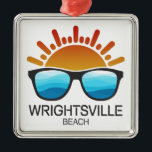 Adorno Metálico Gafas de sol de Wrightsville Beach North Carolina<br><div class="desc">Wrightsville Beach en Carolina del Norte ofrece todo tipo de opciones,  desde paseos en kayak,  surf y submarinismo hasta rutas para trotar y campos de golf.</div>