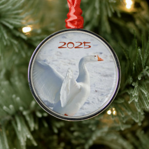 Adorno Metálico Ganso de nieve en nieve con alas levantadas