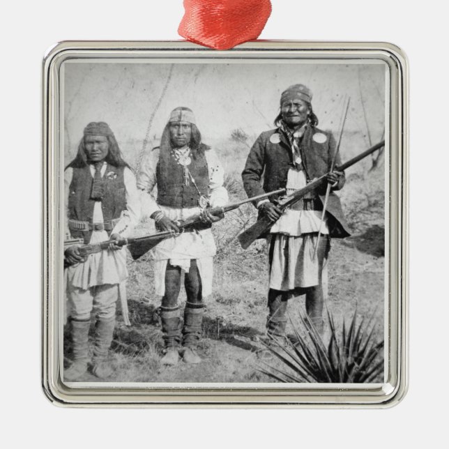 Adorno Metálico Geronimo y tres de sus guerreros de Apache, 1886 (Frente)
