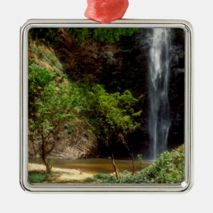 Adorno Metálico Ghana: Cataratas de Wli, también conocidas como Ca