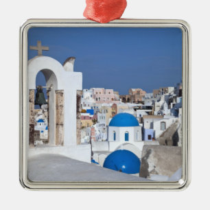 Adorno Metálico Grecia, Santorini. Campanario y cúpulas azules de