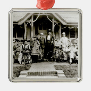Adorno Metálico Grupo de la familia, c.1900 (foto de b/w)