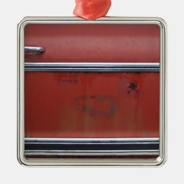 Adorno Metálico Guarnecido plateado de Chevy Rojo (Frente)