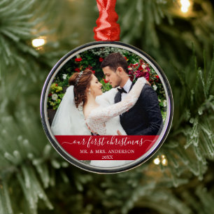 Adorno Metálico Guión elegante nuestro primer rojo navideño