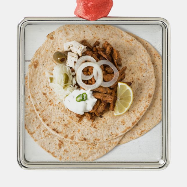 Adorno Metálico Gyros pita con aceitunas coleslaw de tzatziki y fe (Frente)