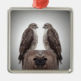 Adorno Metálico Halcón en un poste