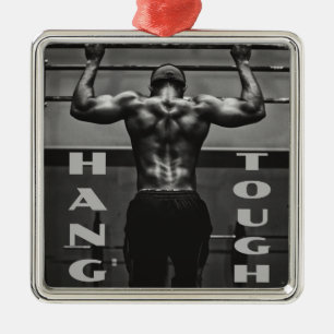 Adorno Metálico Hang Tough Must Man Workout Gym