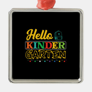 Adorno Metálico Hello Kinder Garten