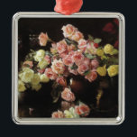 Adorno Metálico Hermosos Rosas (por Joseph DeCamp)<br><div class="desc">Este diseño presenta un cuadro del artista impresionista estadounidense Joseph DeCamp (1858-1923). Es una vida quieta que muestra a rosas de varios colores. Los rosas están dispuestos en jarrones. De izquierda a derecha, los rosas son blancos, rosas, amarillos y rojos. Los colores son muy luminosos y vibrantes. Los rosas son...</div>