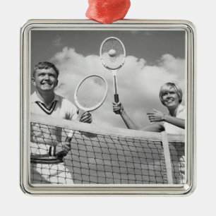 Adorno Metálico Hombre y mujer que juegan a tenis