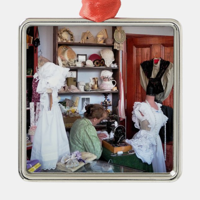 ADORNO METÁLICO INGLATERRA VICTORIANA (Frente)