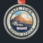 Adorno Metálico Insignia de arte de viajes de Ciudad del Cabo de S<br><div class="desc">Diseño de viajes vectoriales retro en Ciudad del Cabo. Ciudad del Cabo es una ciudad portuaria situada en la costa suroeste de Sudáfrica,  en una península bajo la imponente montaña de la Mesa.</div>