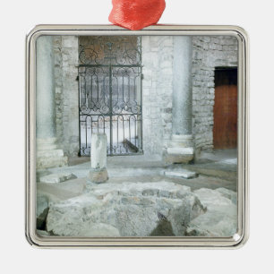 Adorno Metálico Interior del baptisterio octagonal de la catedral