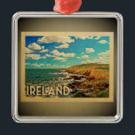 Adorno Metálico Irlanda Ornament Vintage Travel<br><div class="desc">Un fresco adorno de Irlanda de estilo vintage con la costa irlandesa con amplios acantilados,  océano y cielo azul.</div>