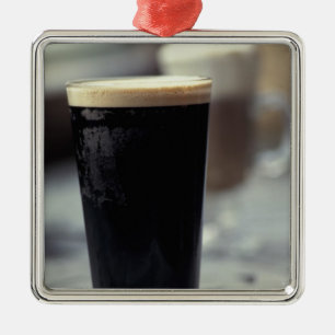 Adorno Metálico Irlanda. Pinta de cerveza negra.
