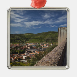 Adorno Metálico Italia, Cerdeña, Bosa. Vista de la ciudad desde Ca