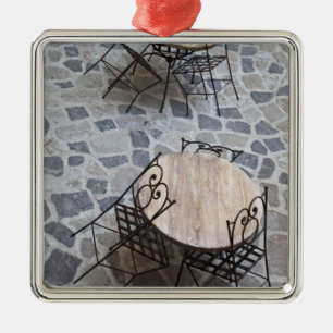 Adorno Metálico Italia, Cerdeña, Castelsardo. Mesas de café.