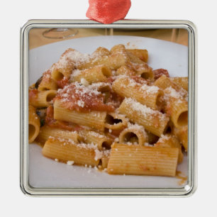 Adorno Metálico Italia, Positano. Plato de rigatoni.