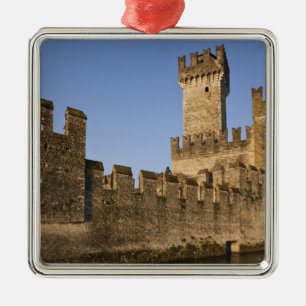 Adorno Metálico Italia, provincia de Brescia, Sirmione. Castillo