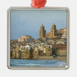 Adorno Metálico Italia, Sicilia, Cefalù, Vista con Duomo desde 2