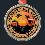 Adorno Metálico Jacksonville Beach Florida tropical Retro Sunset<br><div class="desc">Jacksonville Beach Florida Vintage Souvenirs de los años 60. Jacksonville Beach Florida - Retro Tropical Palm Tree Souvenirs Vintage design hace un gran Navidad o regalo de cumpleaños para los aficionados a la playa de Jacksonville Beach. El diseño retro de la atmósfera de verano es un regalo perfecto para los...</div>