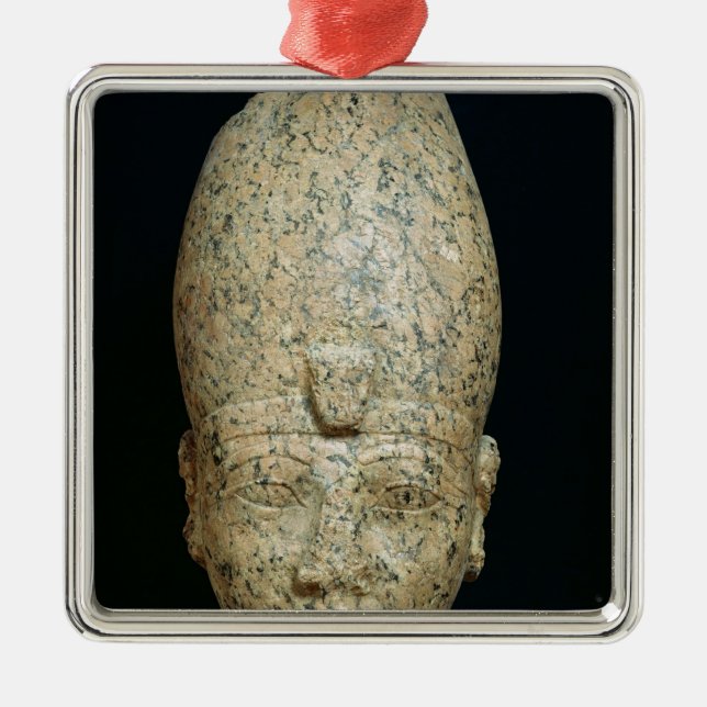 Adorno Metálico Jefe de Hatshepsut (Frente)