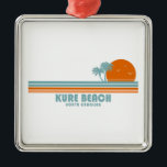 Adorno Metálico Kure Beach North Carolina Sun Palm Trees<br><div class="desc">Kure Beach North Carolina ofrece boogie,  natación y pesca en Ocean Front Park y Pavilion,  golf en disco en el parque Joe Eakes Park y aprendizaje sobre la historia militar de Carolina del Norte en el Sitio Histórico Estatal Fort Fisher.</div>
