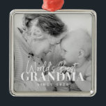 Adorno Metálico La mejor abuela del mundo desde la fotografía de M<br><div class="desc">Este diseño simple y moderno se compone de tipografía de la cadena y cursiva y añade una foto personalizado</div>