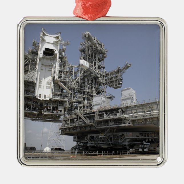 Adorno Metálico La plataforma de lanzador móvil se está moviendo (Frente)