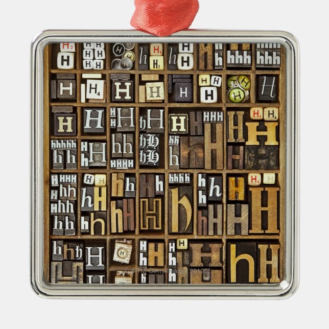 Adorno Metálico Letra H (Frente)