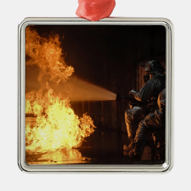 Adorno Metálico Los bomberos extinguen un incendio de batería simu (Frente)