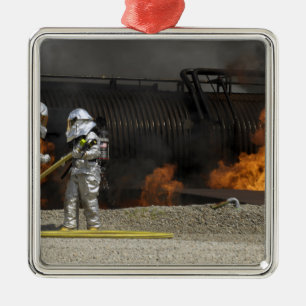 Adorno Metálico Los bomberos neutralizan un fuego vivo