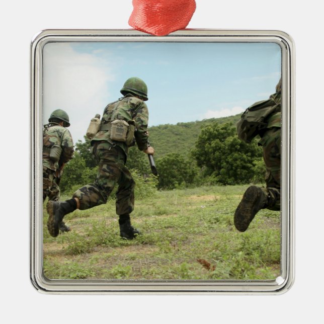 Adorno Metálico Los Marines Reales Tailandeses se apresuran a aseg (Frente)