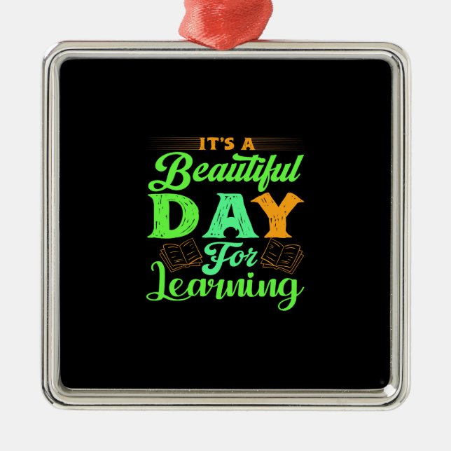 Adorno Metálico Maestra Es Un Día Hermoso Para Aprender (Frente)