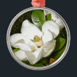 Adorno Metálico Magnolia Blossom<br><div class="desc">Pintura digital de la Magnolia Blanca brillante</div>