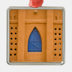 Adorno Metálico Mali, Segou. Edificio tradicional de ladrillo de b