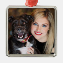 Mamá y árbol de Navidad del perro