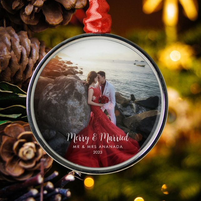 Adorno Metálico Matrimonio y matrimonio de recién casados, sin tie (Available in multiple types of ornaments. Customize with your picture, names and date.)