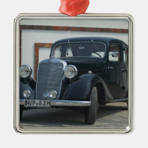 Adorno Metálico mercedes antiguo 3