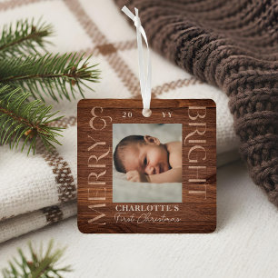 Adorno Metálico Merry Bright Baby Primer Navidades Foto Woodgrain